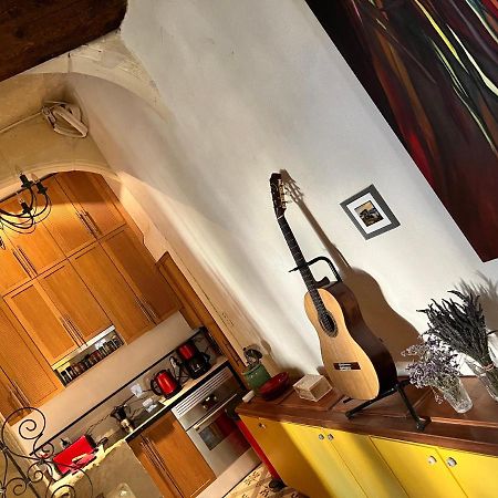 Le Donjon De La Roquette Apartment Arles Ngoại thất bức ảnh