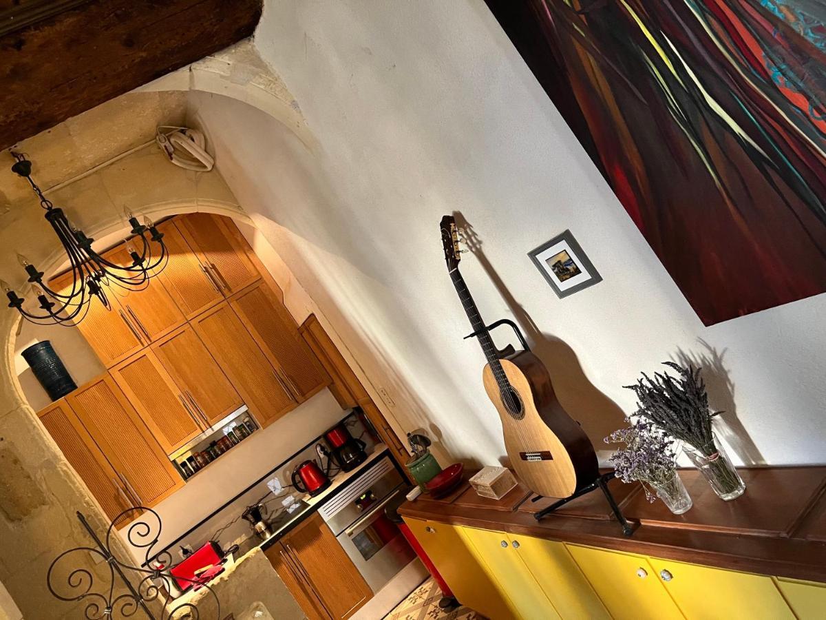 Le Donjon De La Roquette Apartment Arles Ngoại thất bức ảnh